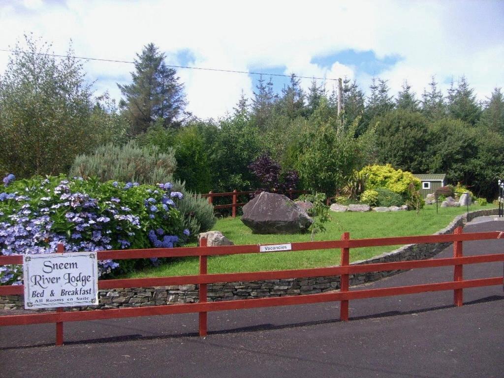Sneem River Lodge Bed & Breakfast Экстерьер фото